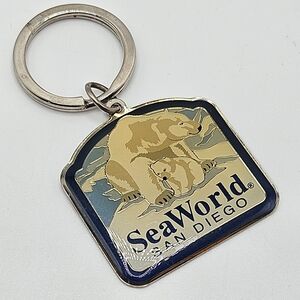 VINTAGE SeaWorld San Diego Polar Bear Metal Keychain